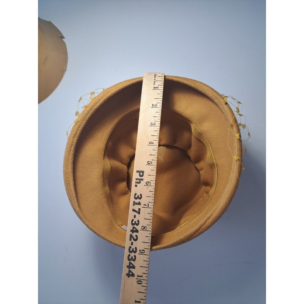 Vtg Glenover Derby Wool Cloche Hat With Netting & Bow  Women's Gold Union Made - Picture 11 of 13